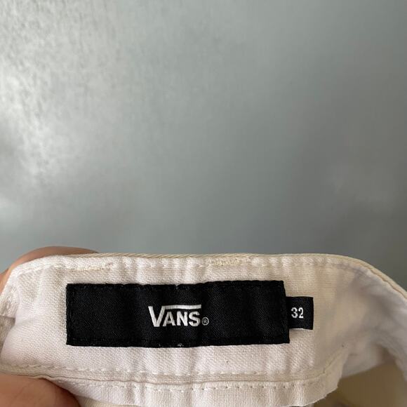 VANS Men's 32R White Ivory Chino Shorts Classic Skater Surfer Cotton Minimalist - Picture 3 of 11